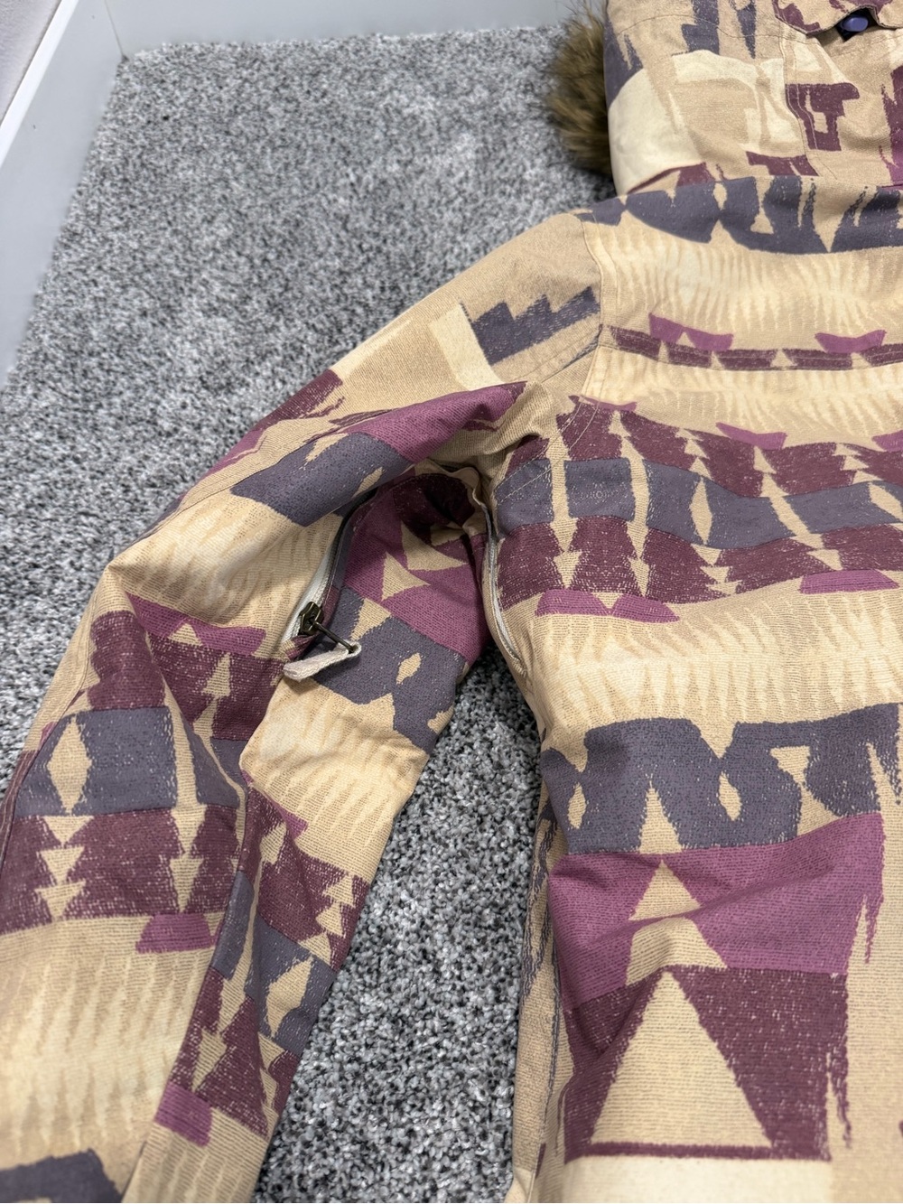Burton Women's Hazel Jacket - Picture 10 of 13